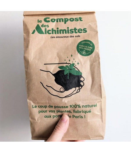 Compost 2L. Produit à partir de biodéchets en région parisienne.