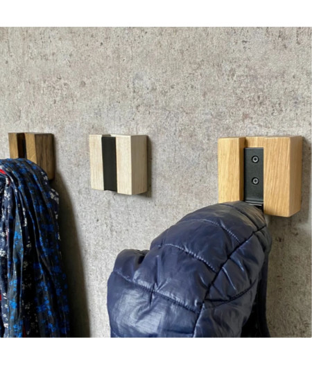 Porte-manteaux mural rétractable en bois - Cube patère